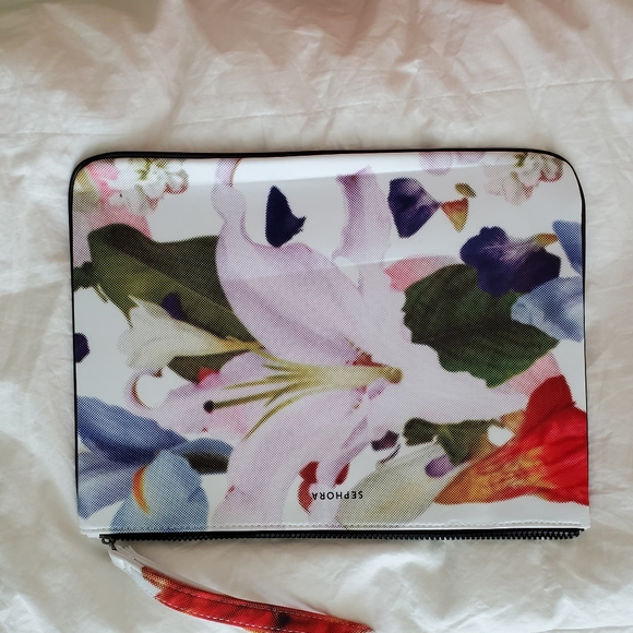 Sephora Handbags - Sephora wristlet/clutch